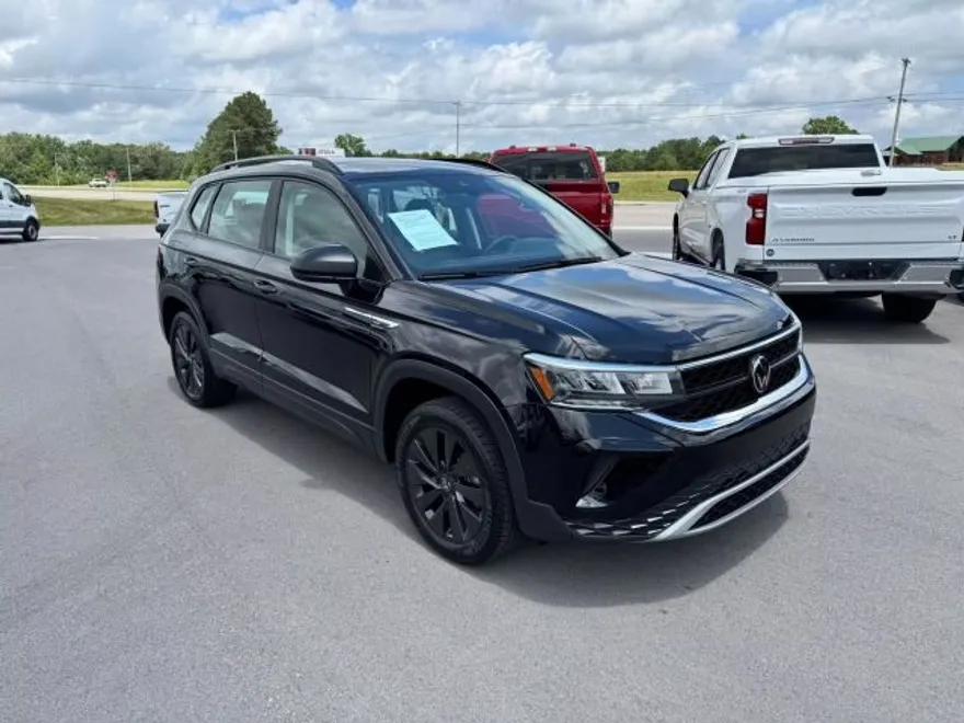 2024 Volkswagen Taos S photo 1