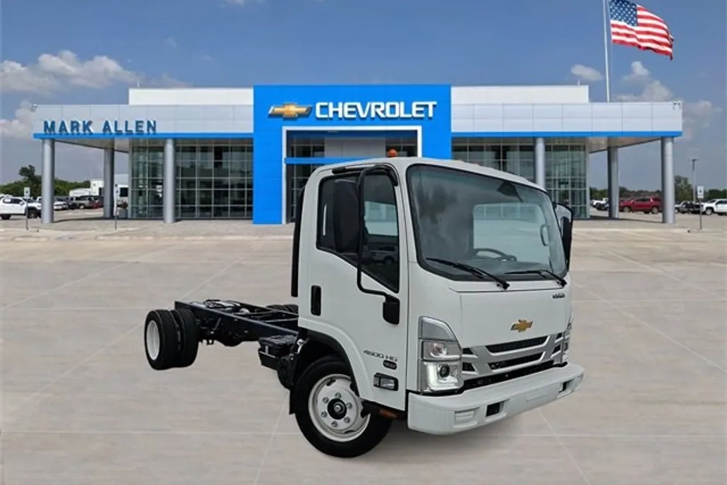 2024 Chevrolet Silverado 4500HD photo 1