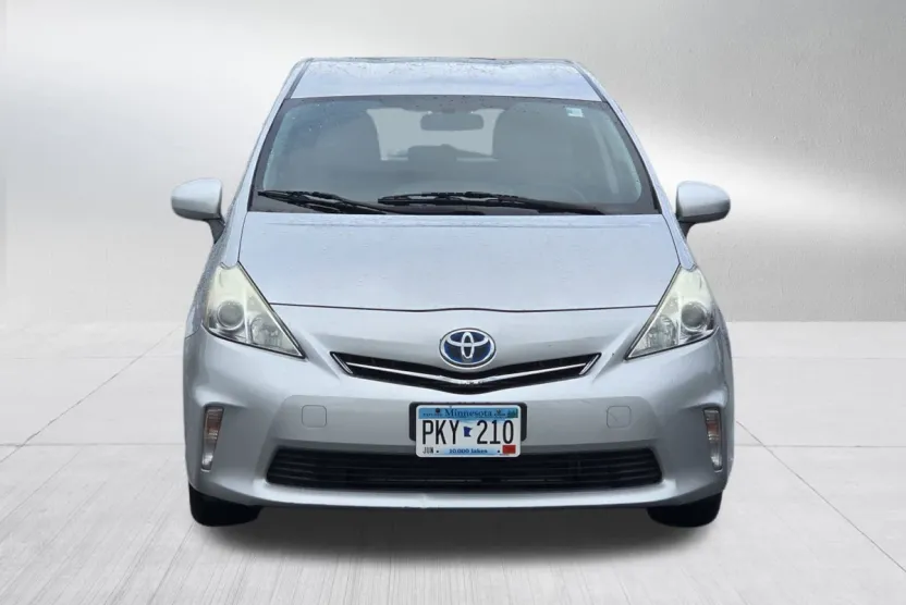 2013 Toyota Prius V Three photo 1