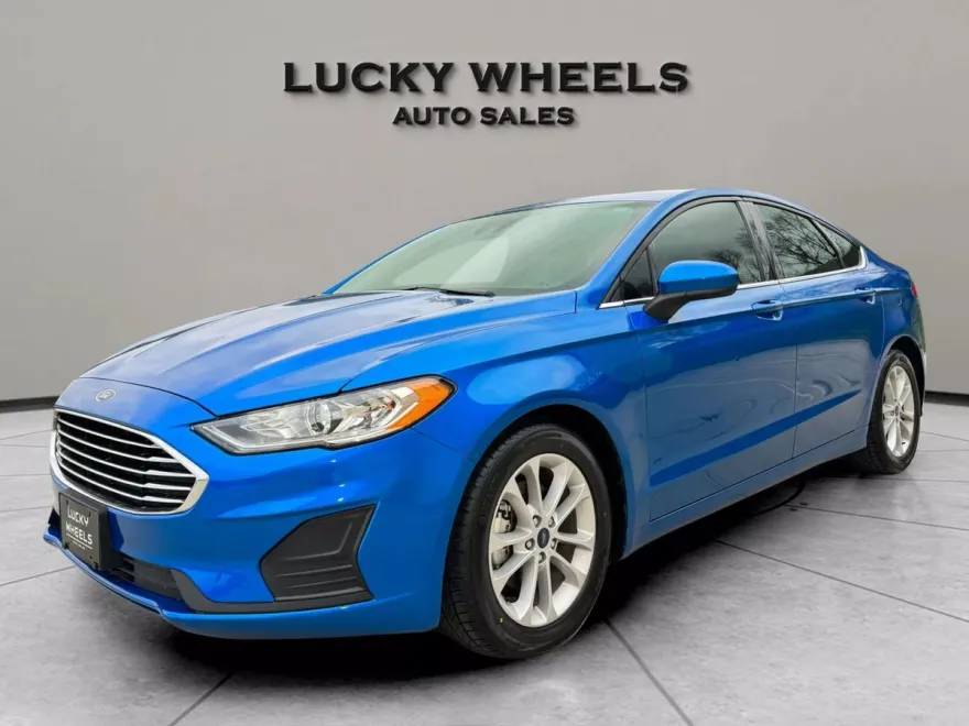 2020 Ford Fusion SE photo 1