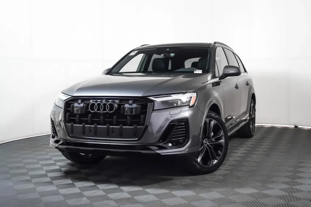 2025 Audi Q7 55 Premium Plus photo 1