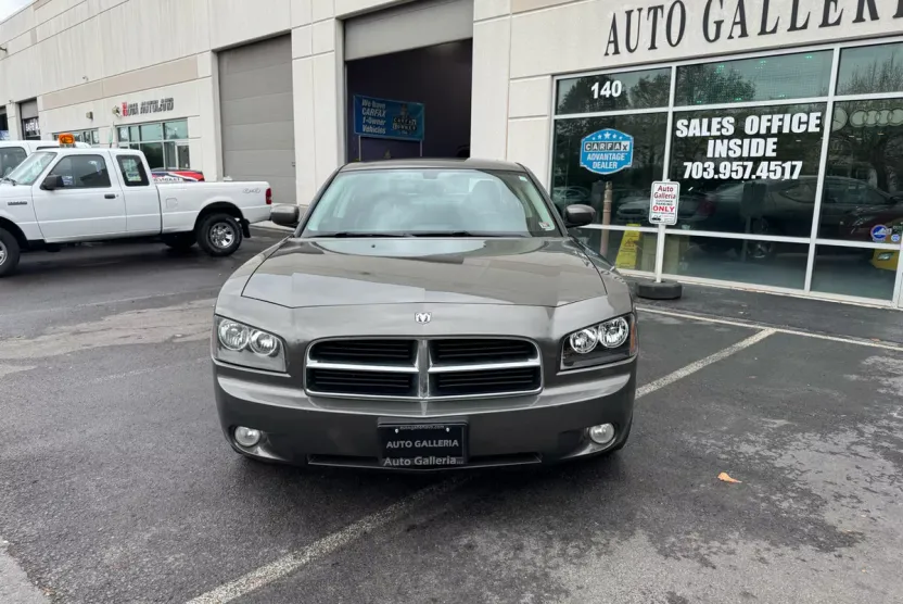 2010 Dodge Charger SXT Plus photo 1