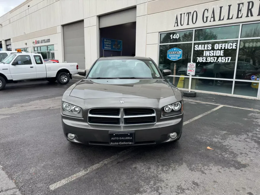 2010 Dodge Charger SXT Plus photo 1