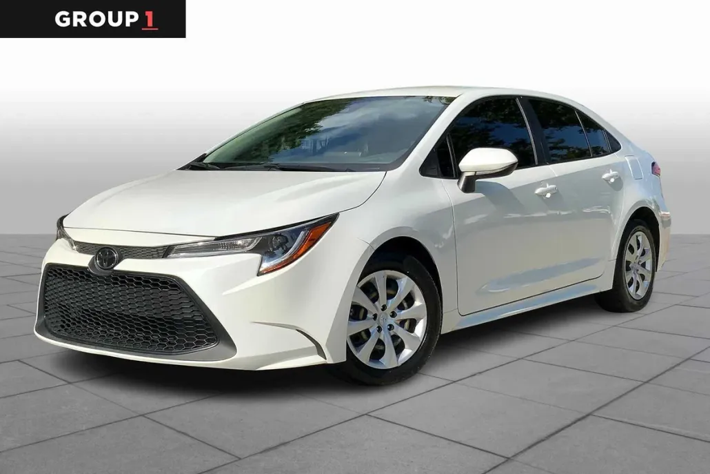 2022 Toyota Corolla LE photo 1