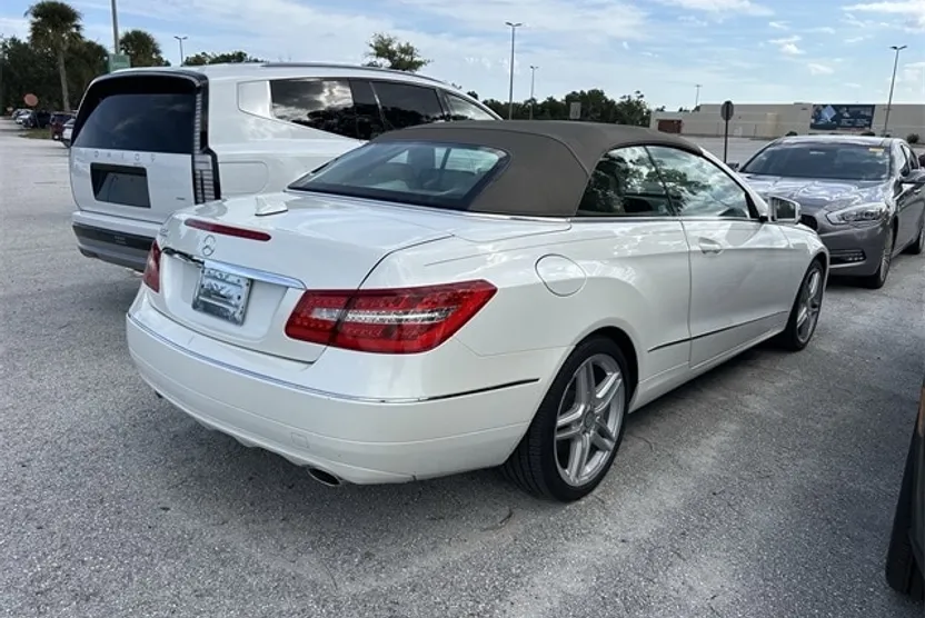 2011 Mercedes Benz E 350 photo 1