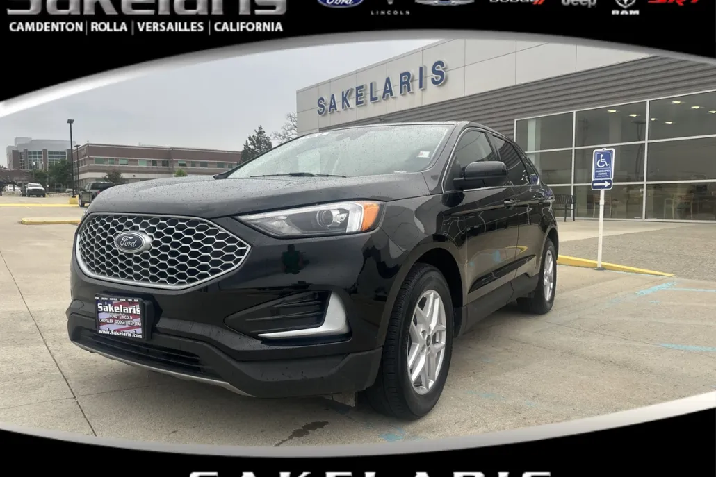 2024 Ford Edge Titanium photo 1