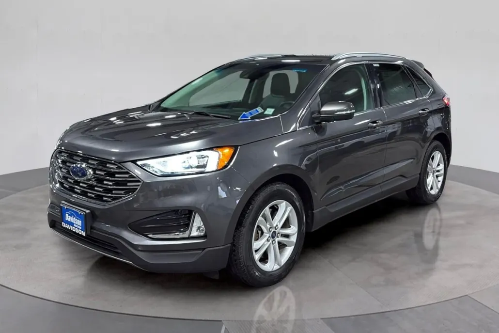 2020 Ford Edge SEL photo 1