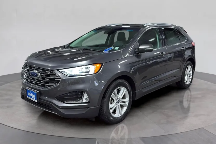 2020 Ford Edge SEL photo 1