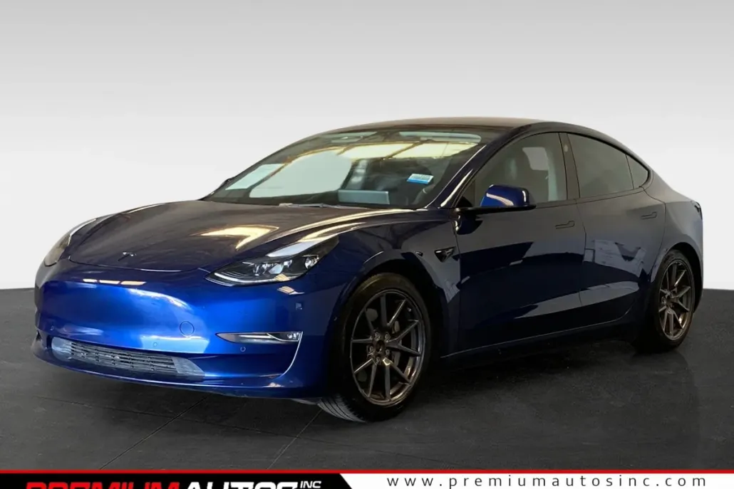 2022 Tesla Model 3 Long Range photo 1