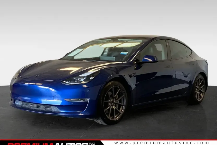 2022 Tesla Model 3 Long Range photo 1