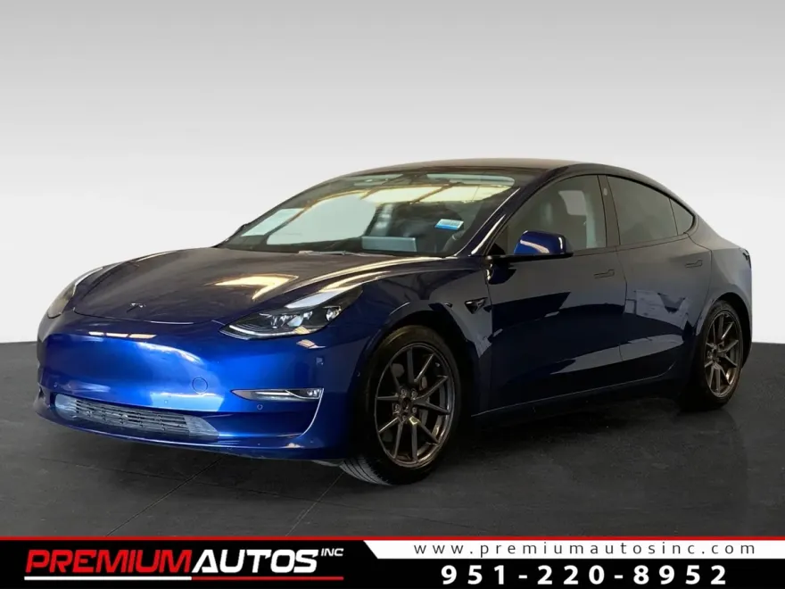 2022 Tesla Model 3 Long Range photo 1