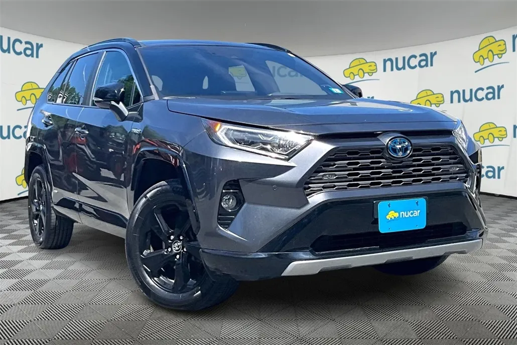 2016 Toyota RAV4 Hybrid XLE photo 1