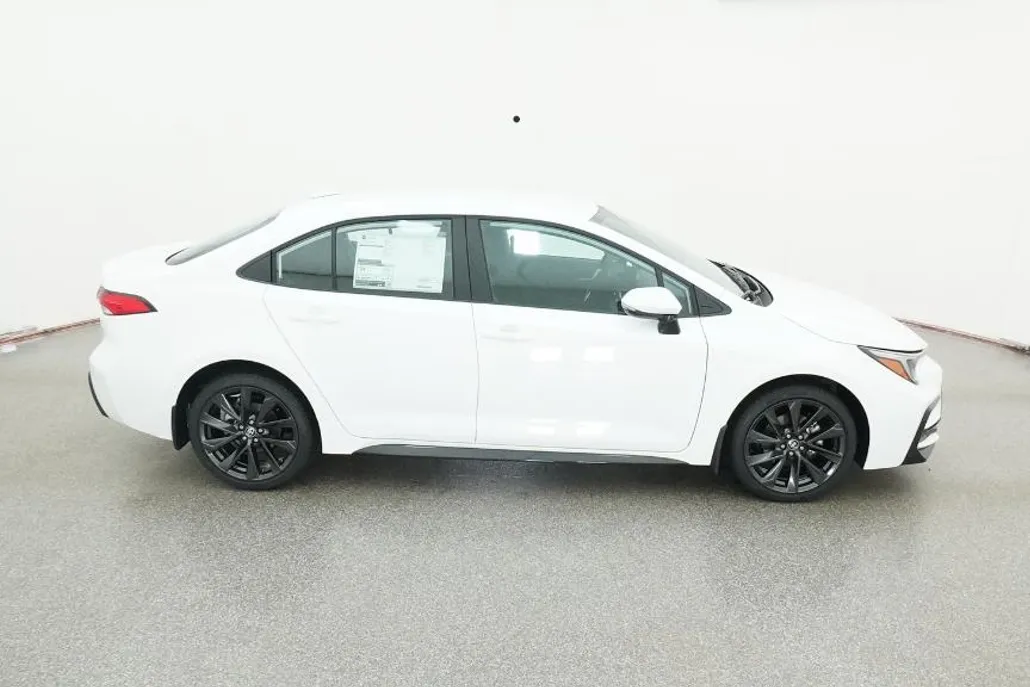 2026 Toyota Corolla SE photo 1