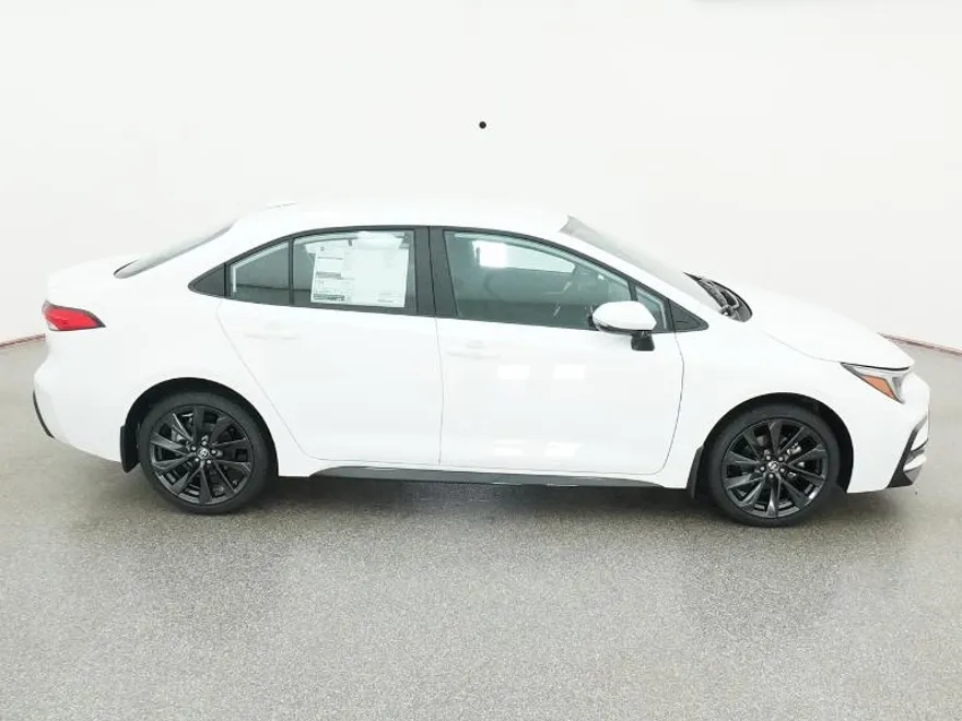 2026 Toyota Corolla SE photo 1