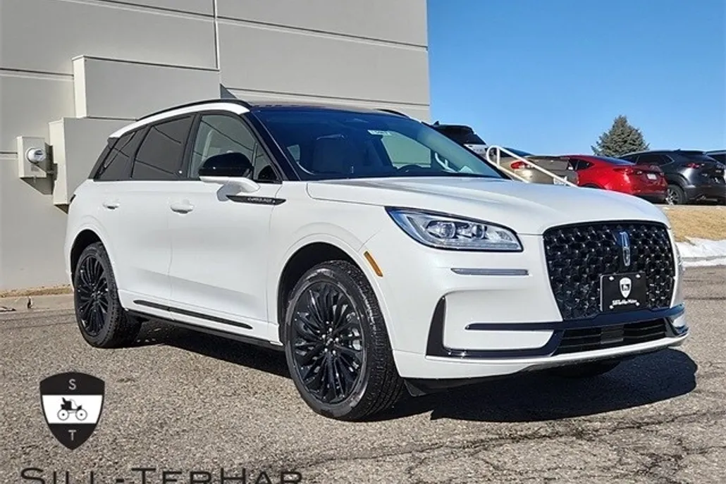 2025 Lincoln Corsair Grand Touring photo 1