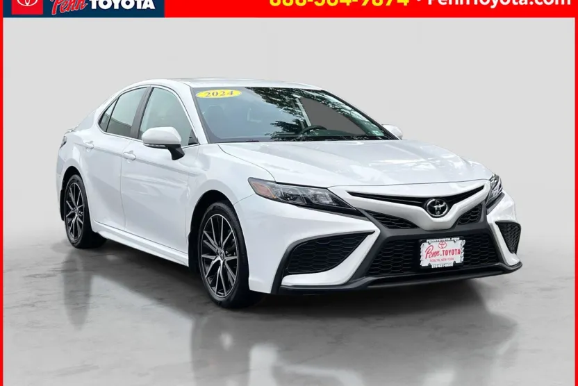 2024 Toyota Camry SE photo 1