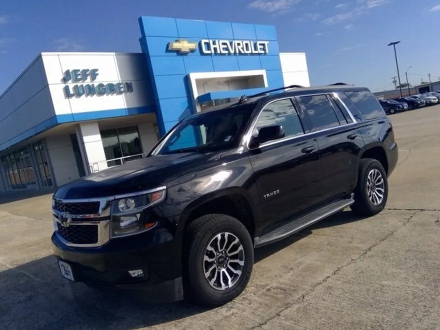 2017 Chevrolet Tahoe LT photo 1