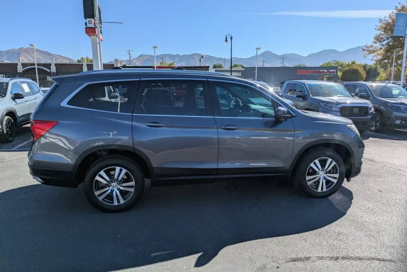 2017 Honda Pilot EX-L photo 1