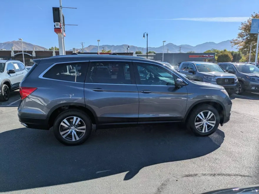 2017 Honda Pilot EX-L photo 1