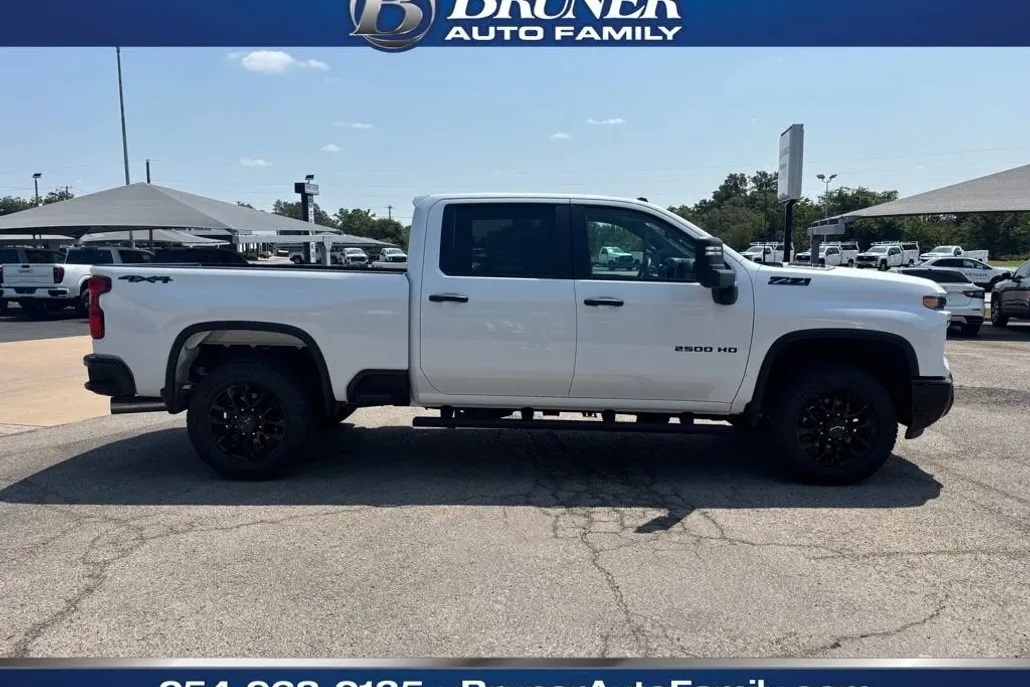 2025 Chevrolet Silverado 2500HD Custom photo 1