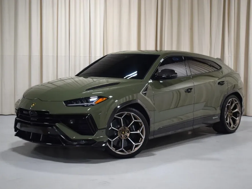 2024 Lamborghini Urus Performante photo 1