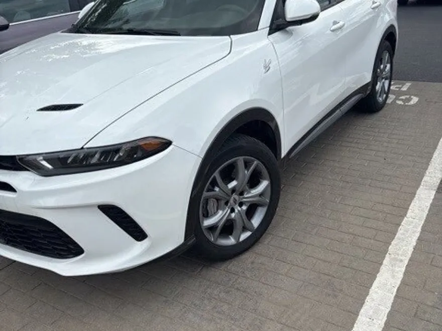 2024 Dodge Hornet R/T photo 1