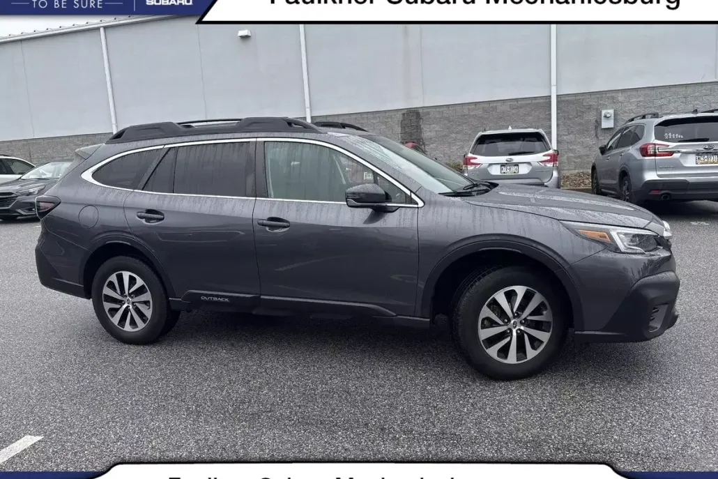 2022 Subaru Outback Premium photo 1