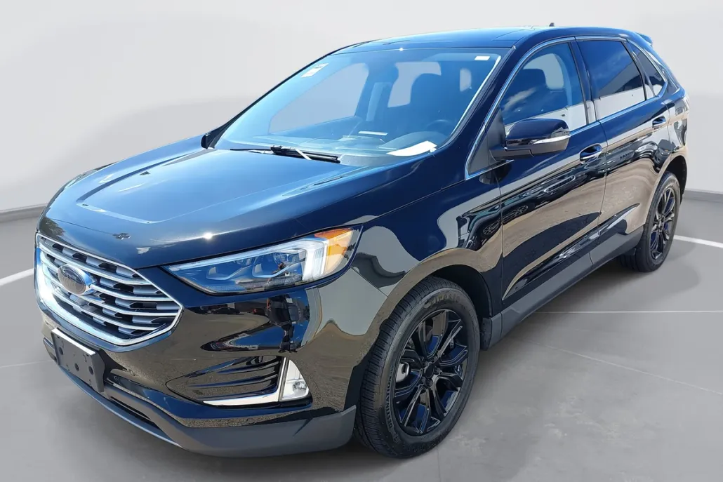 2022 Ford Edge Titanium photo 1