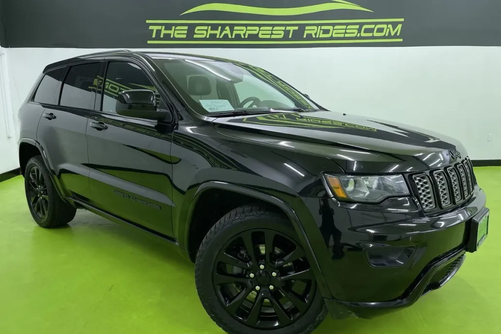 2017 Jeep Grand Cherokee Altitude photo 1
