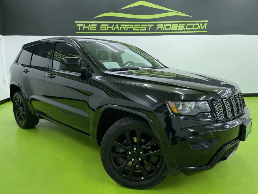 2017 Jeep Grand Cherokee Altitude photo 1