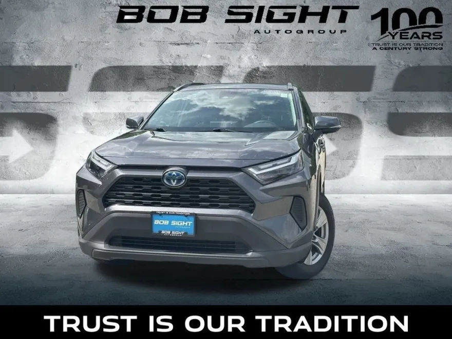 2022 Toyota RAV4 Hybrid XLE photo 1
