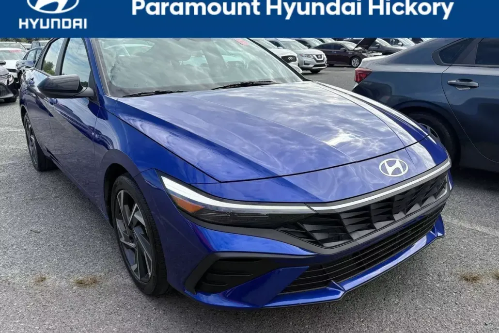 2025 Hyundai Elantra SEL Sport photo 1