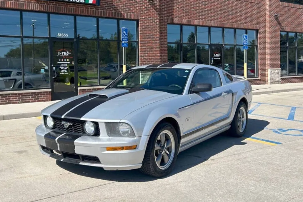 2008 Ford Mustang GT Deluxe photo 1