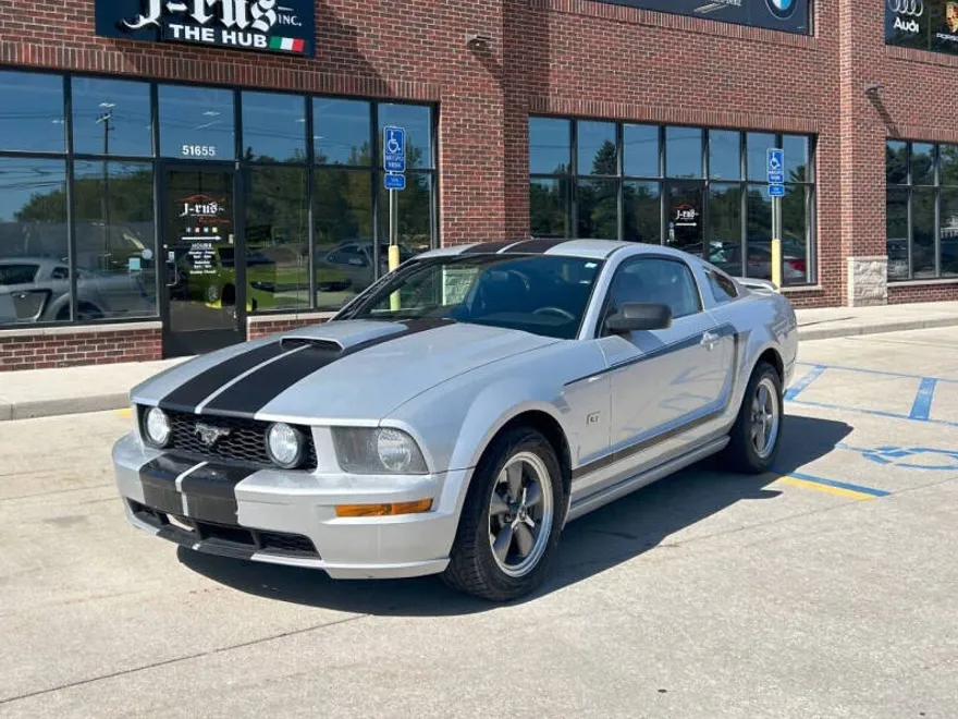 2008 Ford Mustang GT Deluxe photo 1
