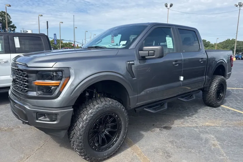 2025 Ford F-150 STX photo 1
