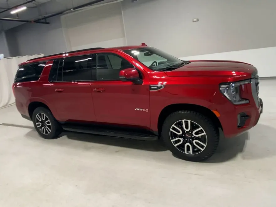 2022 Gmc Yukon XL AT4 photo 1