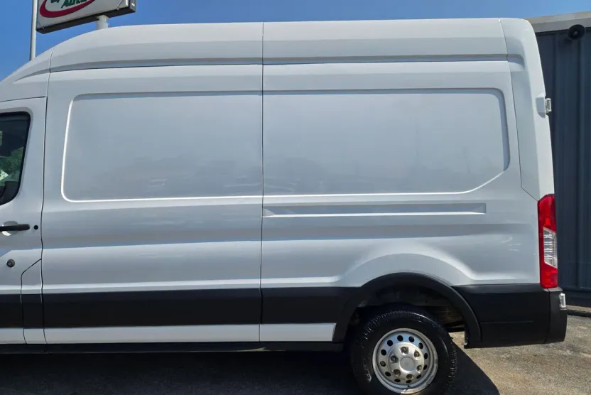 2022 Ford Transit photo 1