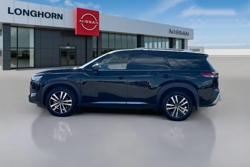 2025 Nissan Pathfinder Platinum photo 1