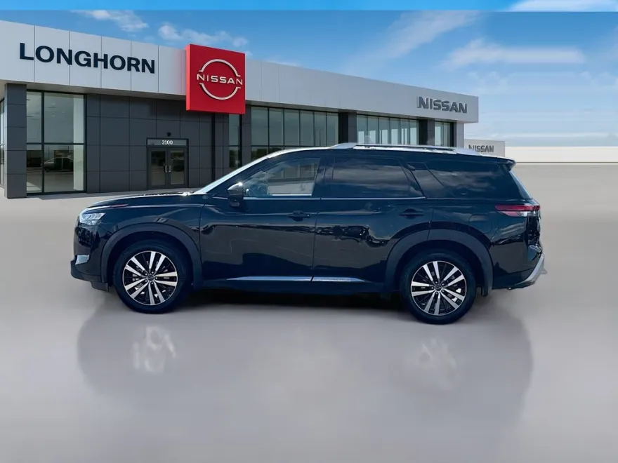 2025 Nissan Pathfinder Platinum photo 1