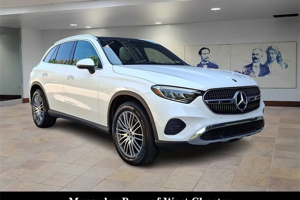 2025 Mercedes Benz GLC 300 4MATIC photo 1