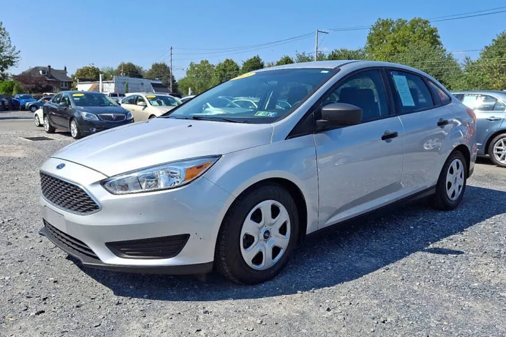 2015 Ford Focus S photo 1
