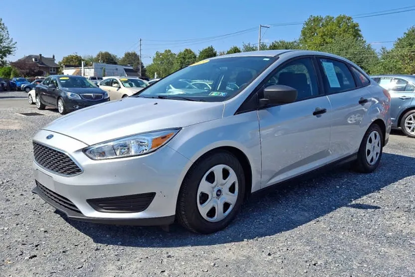 2015 Ford Focus S photo 1