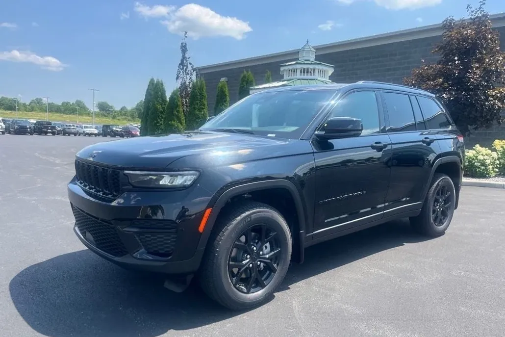 2025 Jeep Grand Cherokee Altitude X photo 1