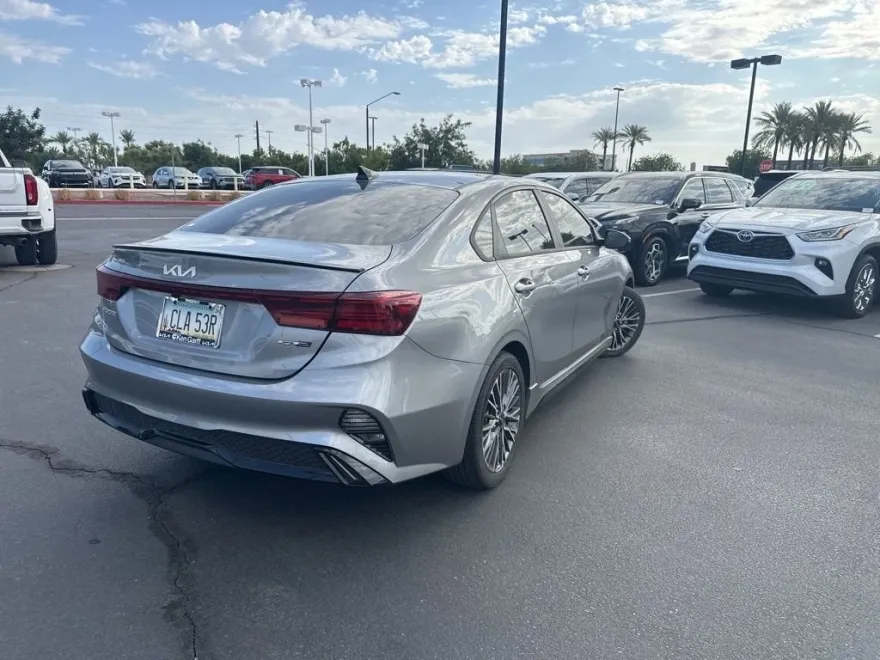 2023 Kia Forte GT-Line photo 1