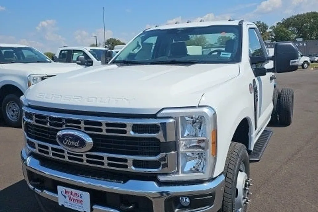 2026 Ford F-350 photo 1