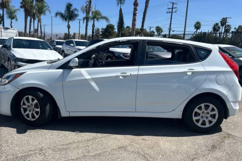 2013 Hyundai Accent GS photo 1