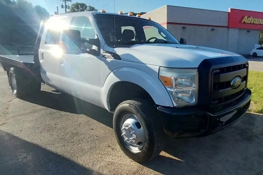 2015 Ford F-350 XLT photo 1