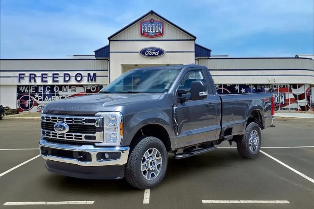 2025 Ford F-350 photo 1