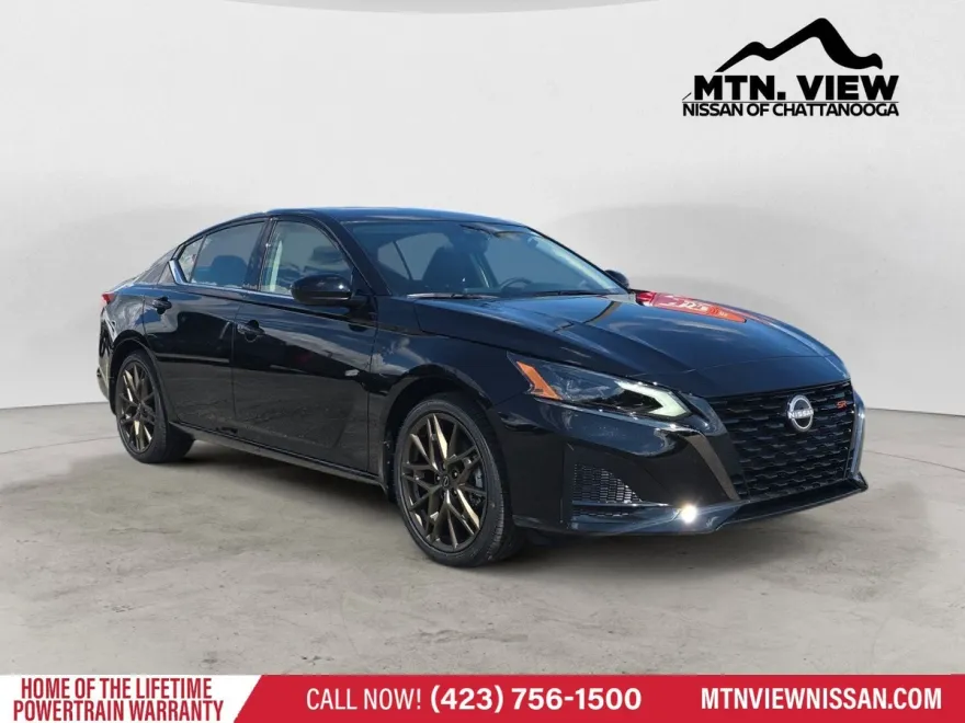 2025 Nissan Altima SR photo 1