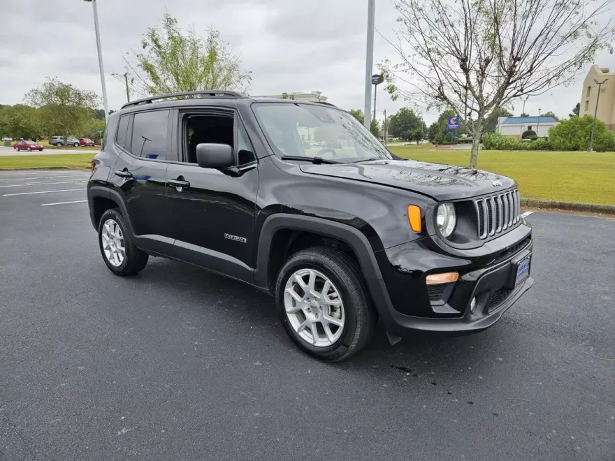2022 Jeep Renegade Latitude photo 1